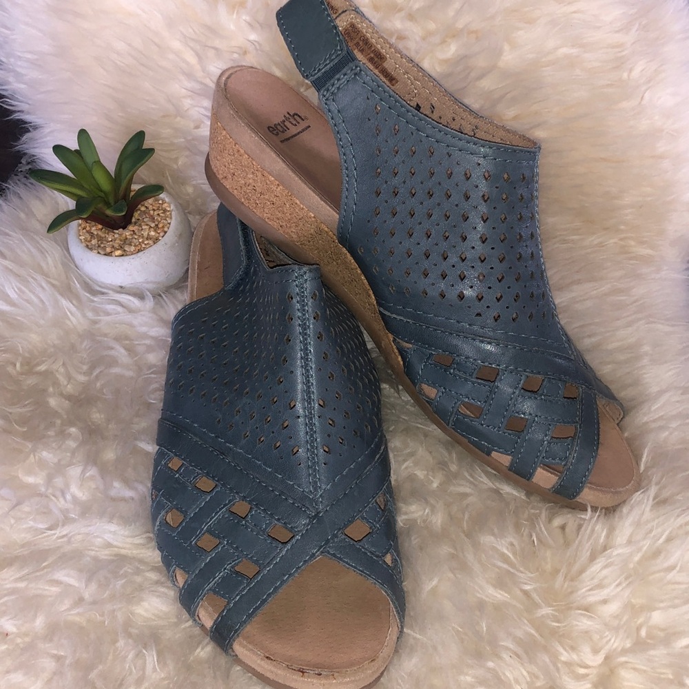 EARTH 8W Pisa Galli SANDALS Leather Perp Toe Woven Velcro Adjustable Strap EUC